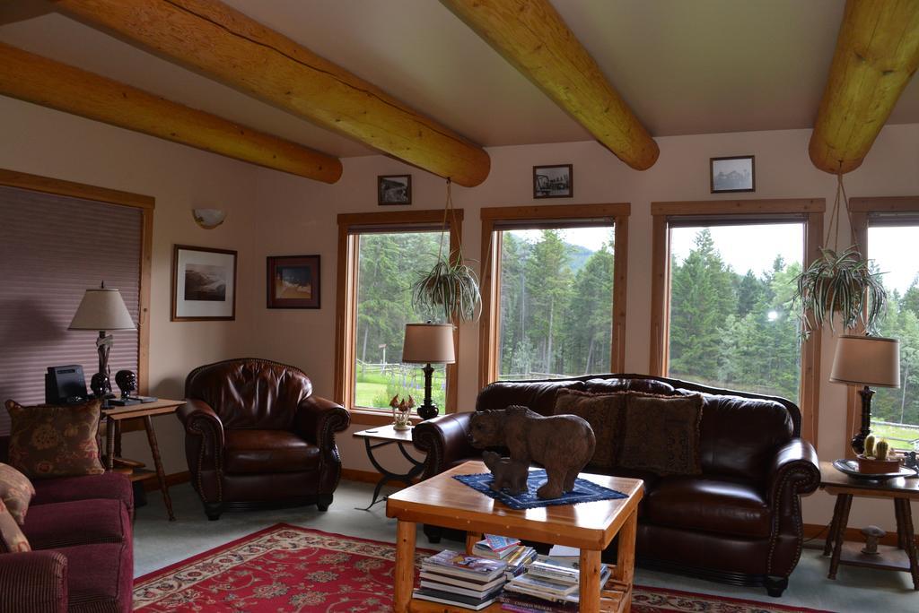 Kicking Horse Canyon Guest House Golden Ngoại thất bức ảnh