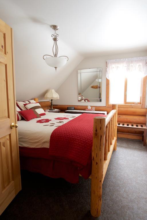 Kicking Horse Canyon Guest House Golden Ngoại thất bức ảnh