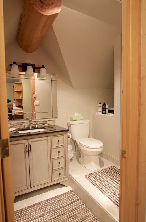 Kicking Horse Canyon Guest House Golden Ngoại thất bức ảnh