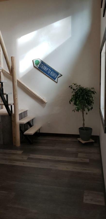 Kicking Horse Canyon Guest House Golden Ngoại thất bức ảnh