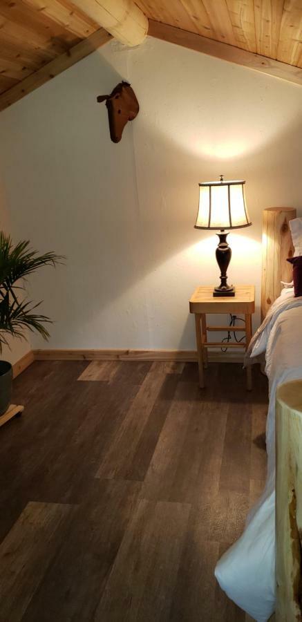Kicking Horse Canyon Guest House Golden Ngoại thất bức ảnh